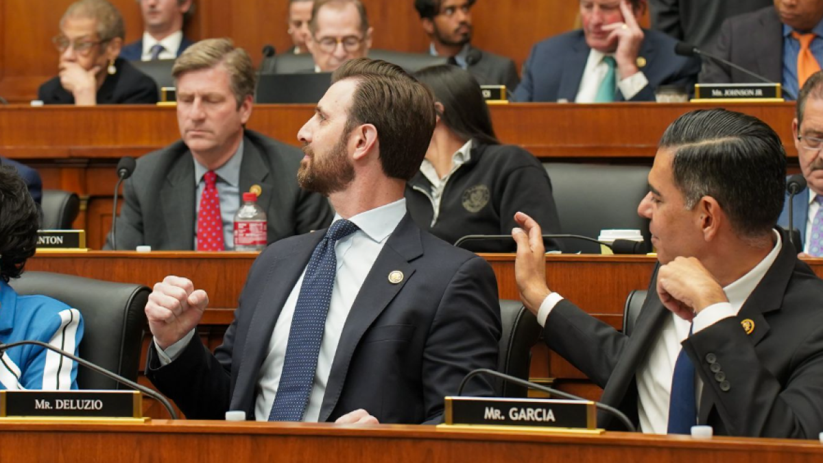 Deluzio celebrates RSA passage